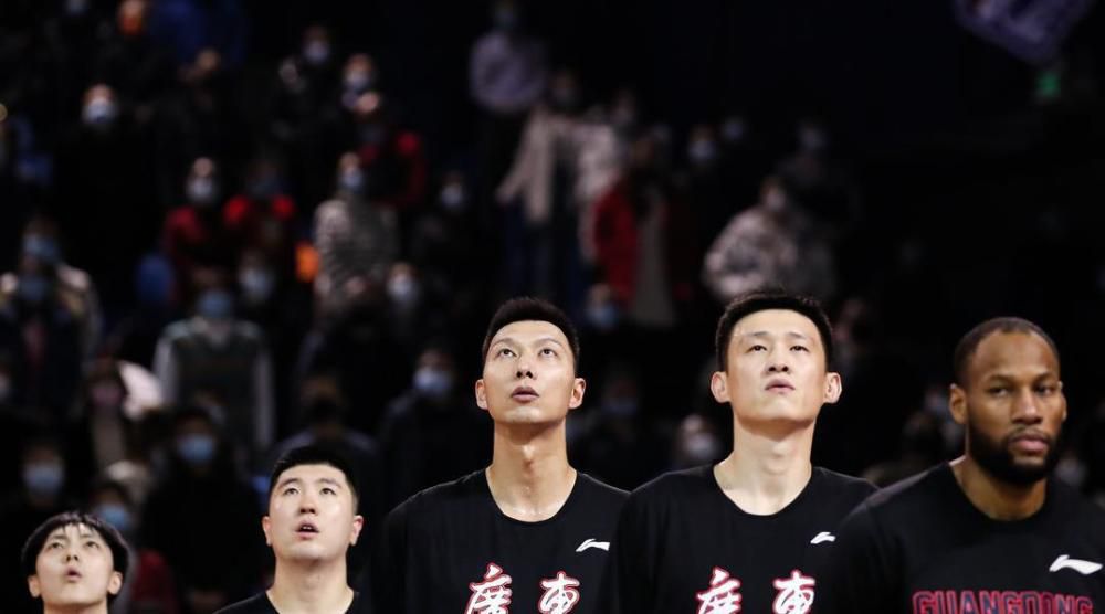 目前几乎可以肯定，皇马不会求购瓦拉内，尽管这位法国中卫符合皇马的要求（在最高水平赛事有着丰富的经验），但是高薪是他回归皇马的阻碍。